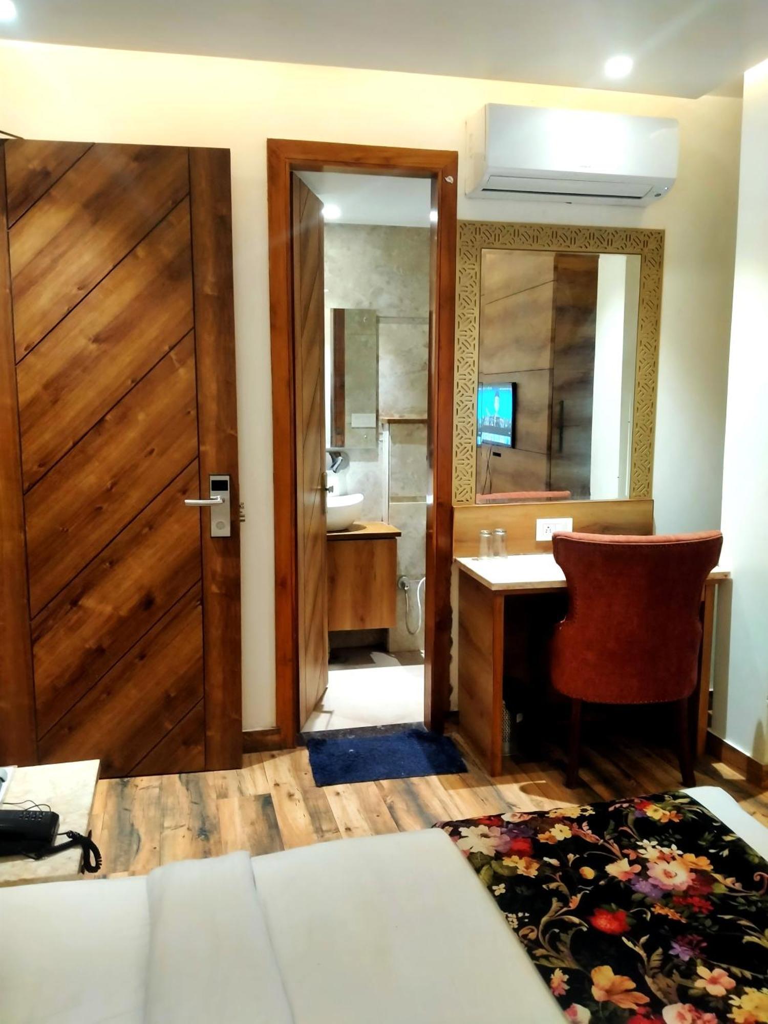 Hotel Rv Golden Amritsar Eksteriør bilde